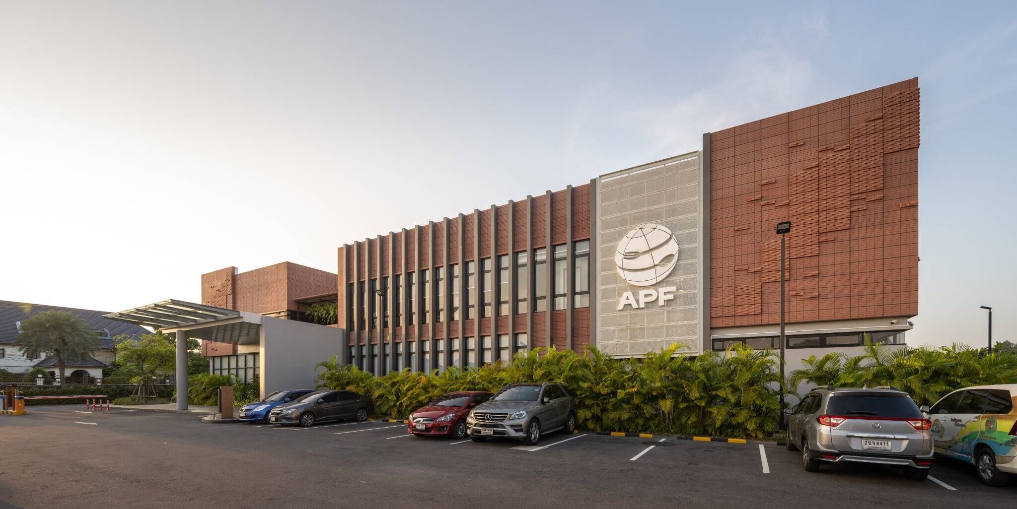 รับควบคุมงานก่อสรัาง สำนักงานใหญ่อำพลฟู๊ด8